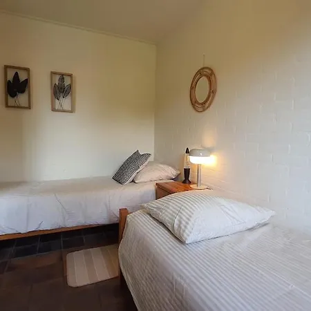 Semesterbostad 'rietvogel'